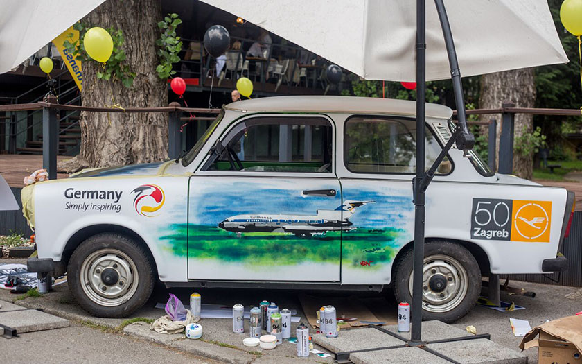 Oslikani Trabant Street Art umjetnika Leona