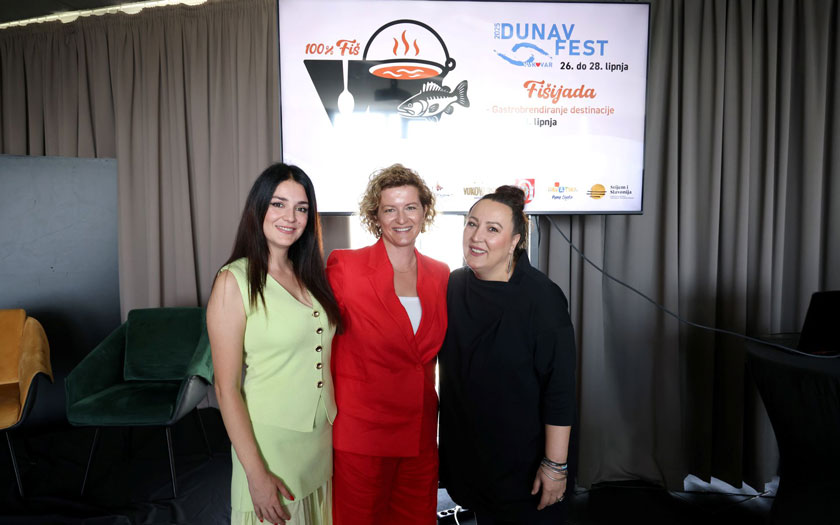 100% Fiš TZ grada Vukovara - Ana Pinjuh, Marina Sekulić, Sandra Rončević; foto: Anto Magzan