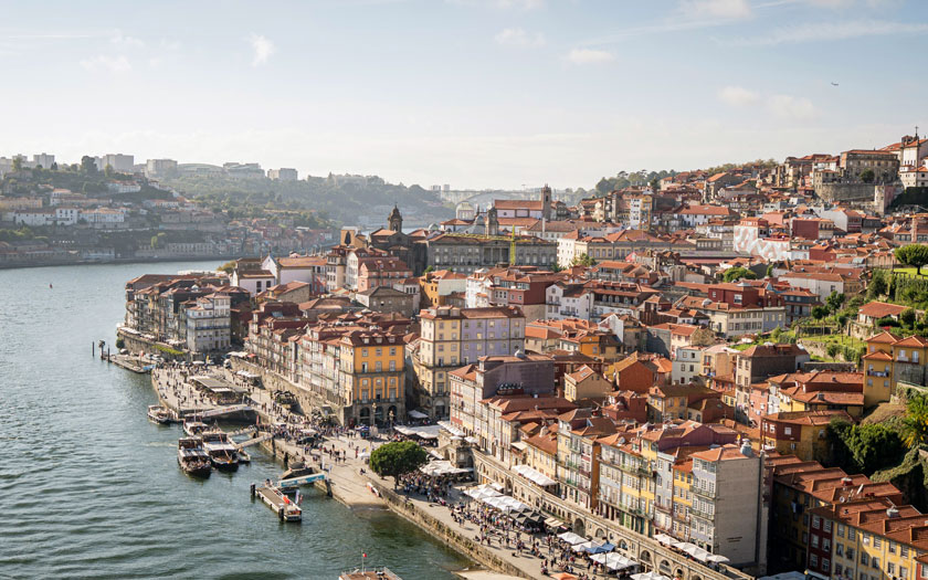 Porto - photo: Matt Roskovec, Unsplash