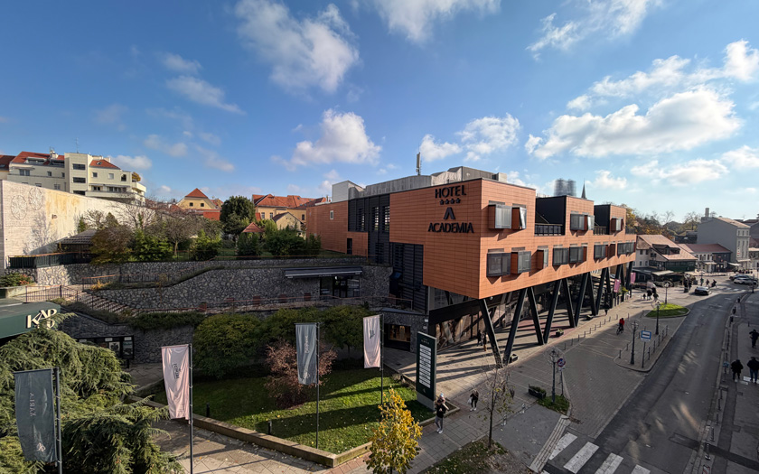 Hotel Academia - Tribute Portfolio