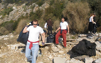 Dobrovoljno čišćenje lokalne plaže u Dubrovačkim vrtovima sunca