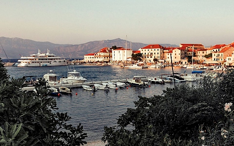 Grand hotel View - Postira, Brač - Destinacija