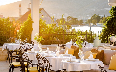 Brown Beach House Croatia - Trogir - Restoran-Bar