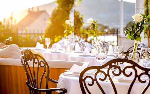Brown Beach House Croatia - Trogir - Restoran-Bar