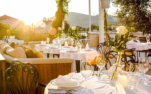 Brown Beach House Croatia - Trogir - Restoran-Bar