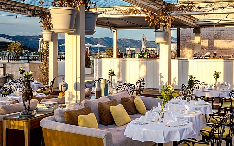 Brown Beach House Croatia - Trogir - Restoran-Bar