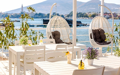 Brown Beach House Croatia - Trogir - Restoran-Bar