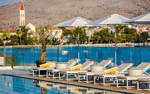 Brown Beach House Croatia - Trogir - Bazen
